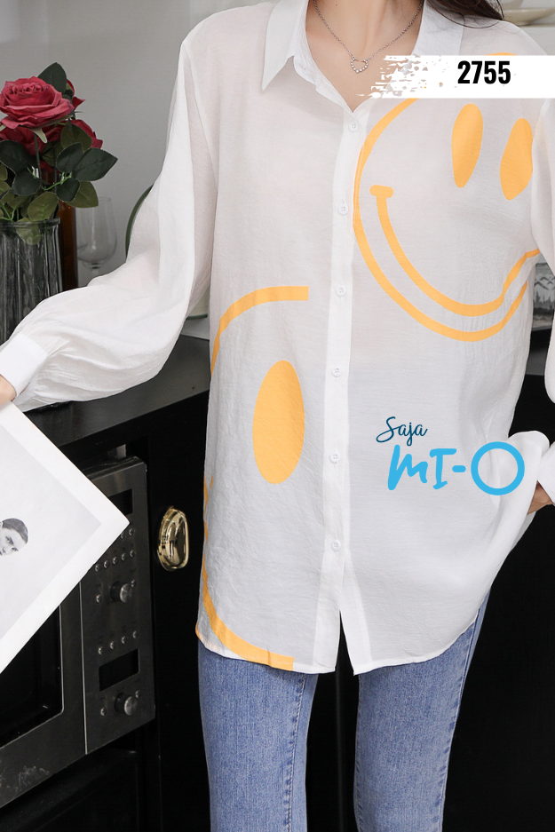 Cute smiley face top with collar