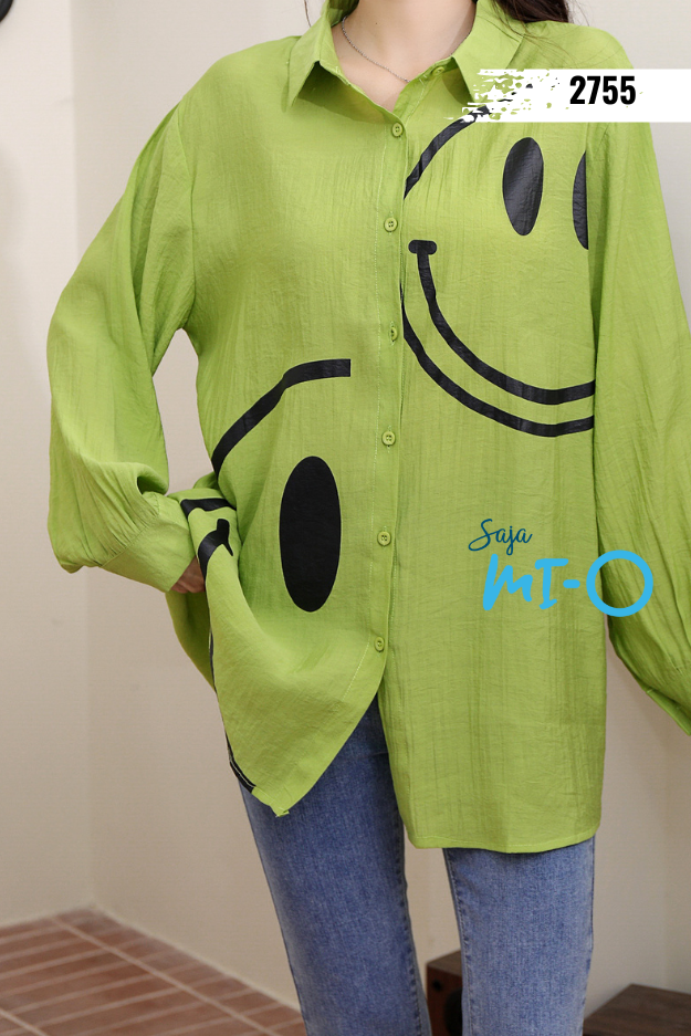 Cute smiley face top with collar